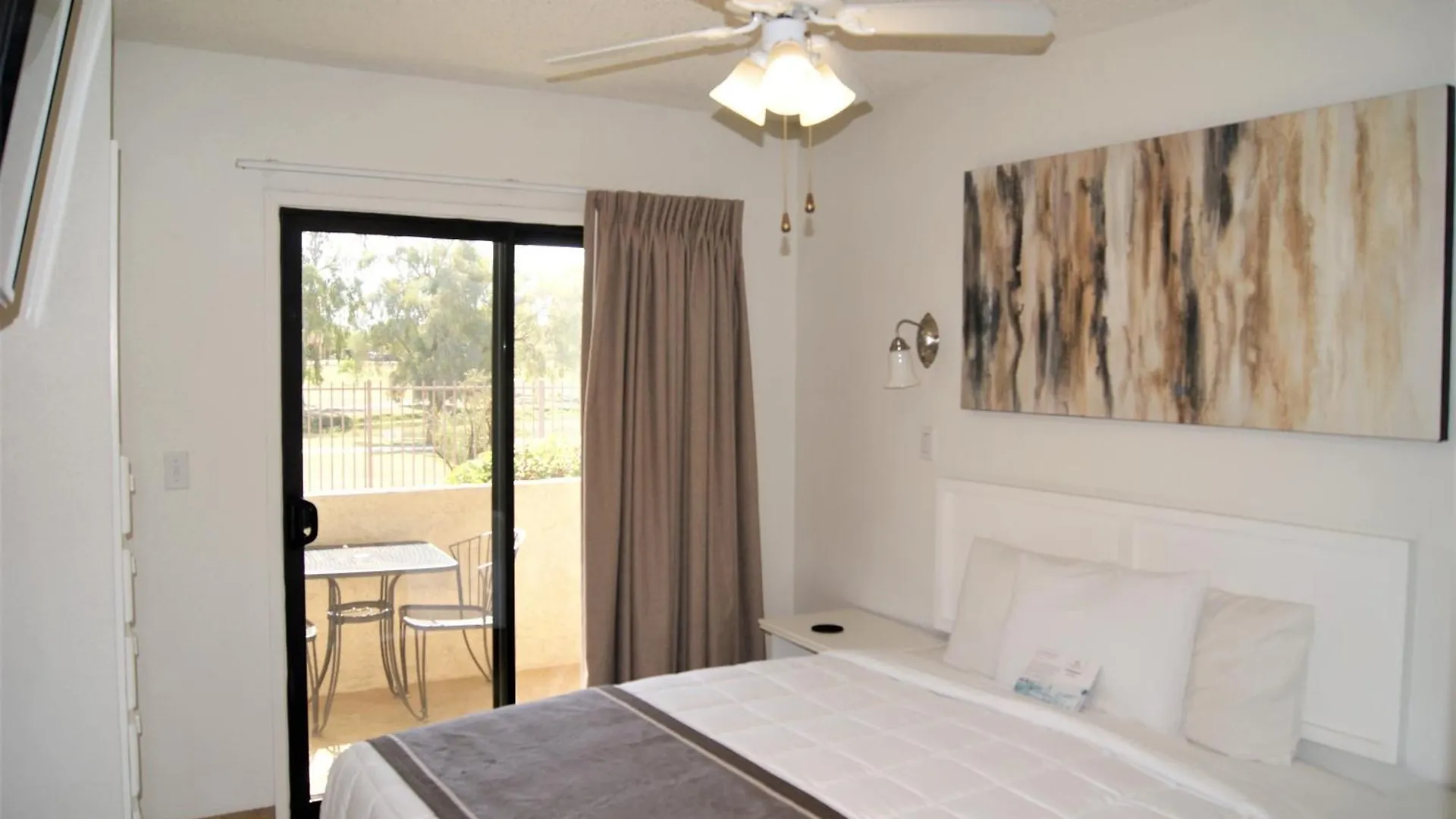 119 Fully Furnished 1Br Suite-Outdoor Pool 斯科茨